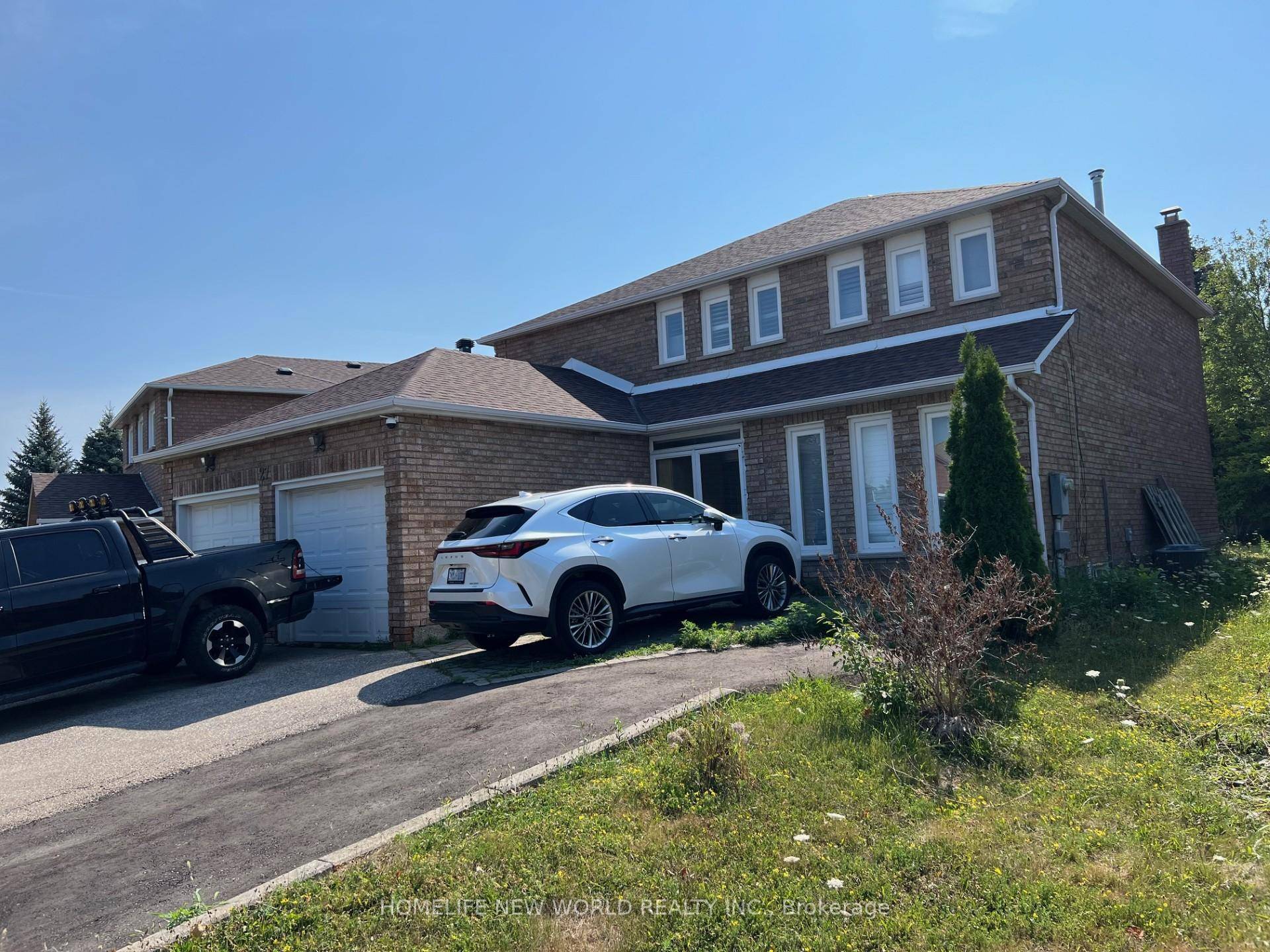 Convenience location situated at the in a family friendly neighborhood at the boundary of Markham amp ; Scarborough area !