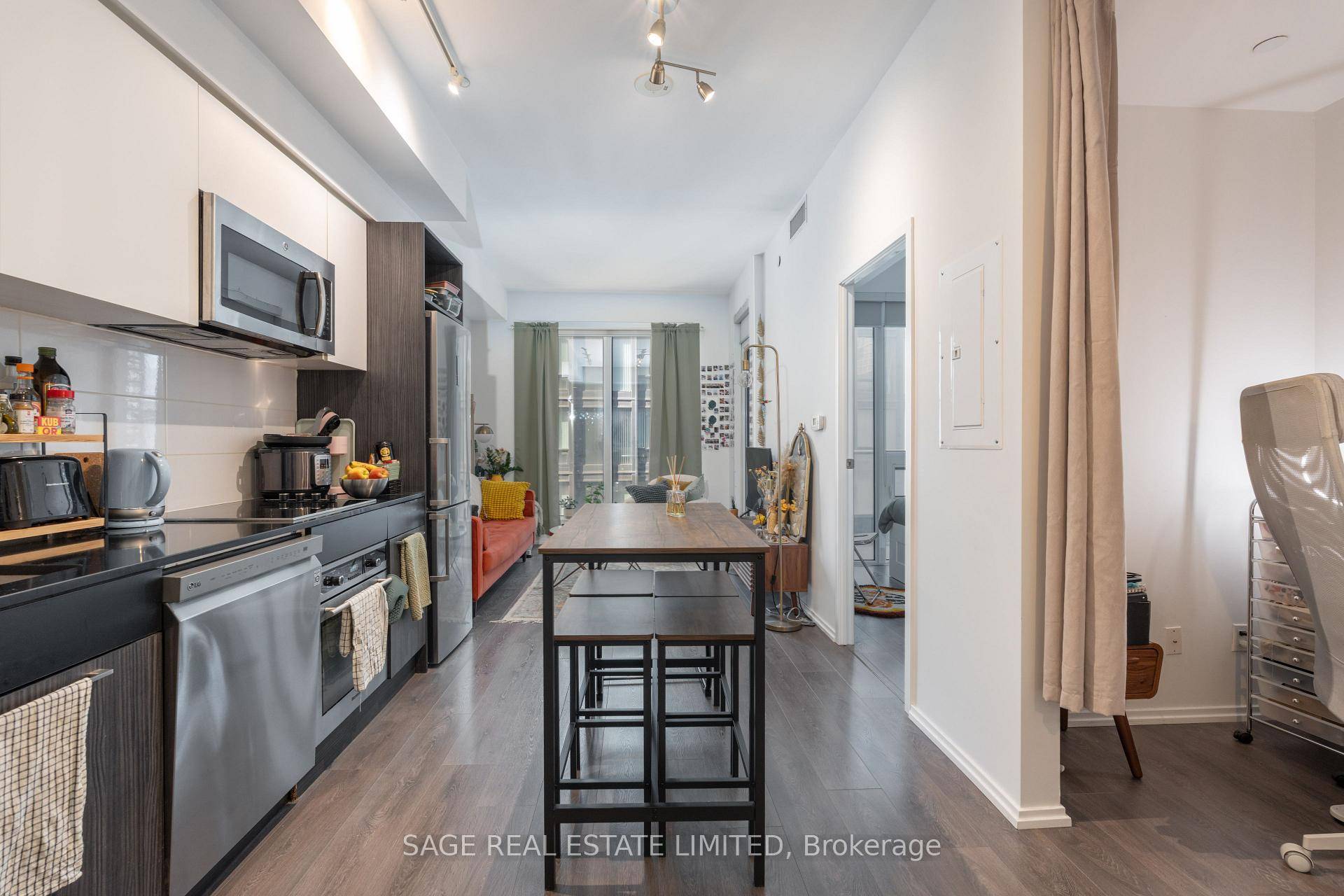 Live in the pulse of the city at Core Condos where design meets downtown grit.