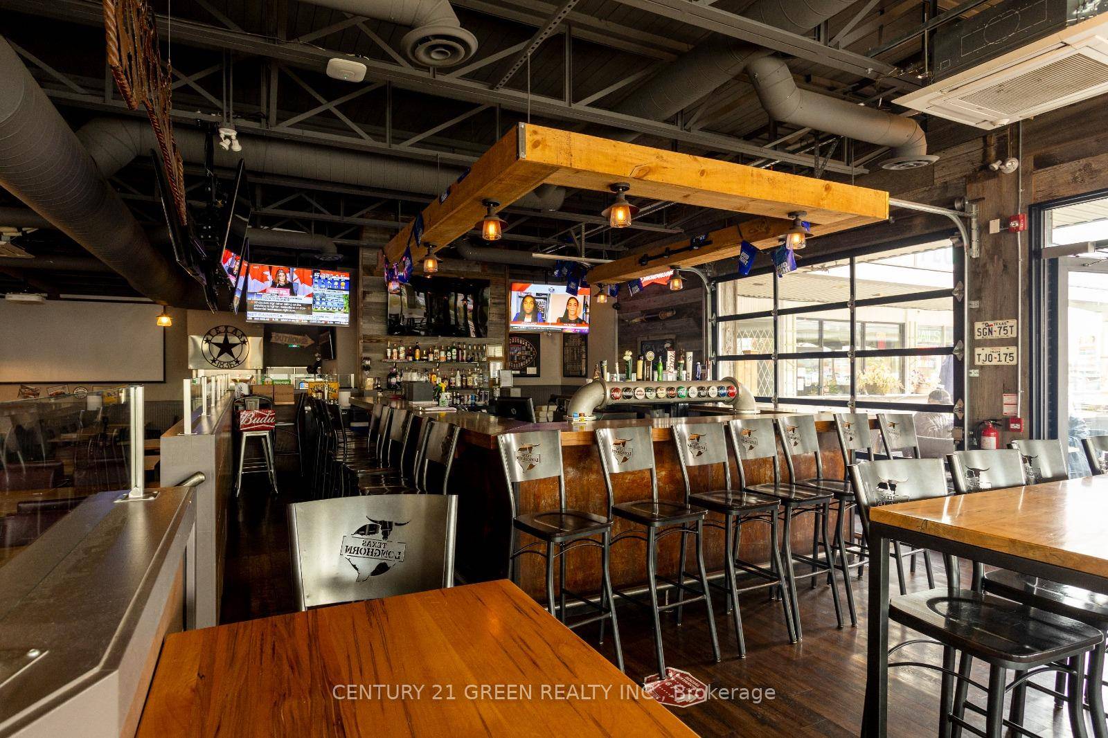 Premium Quality Bar and Restaurant Business for Sale in Mississauga Applewood Shopping Plaza ; Huge Patio !