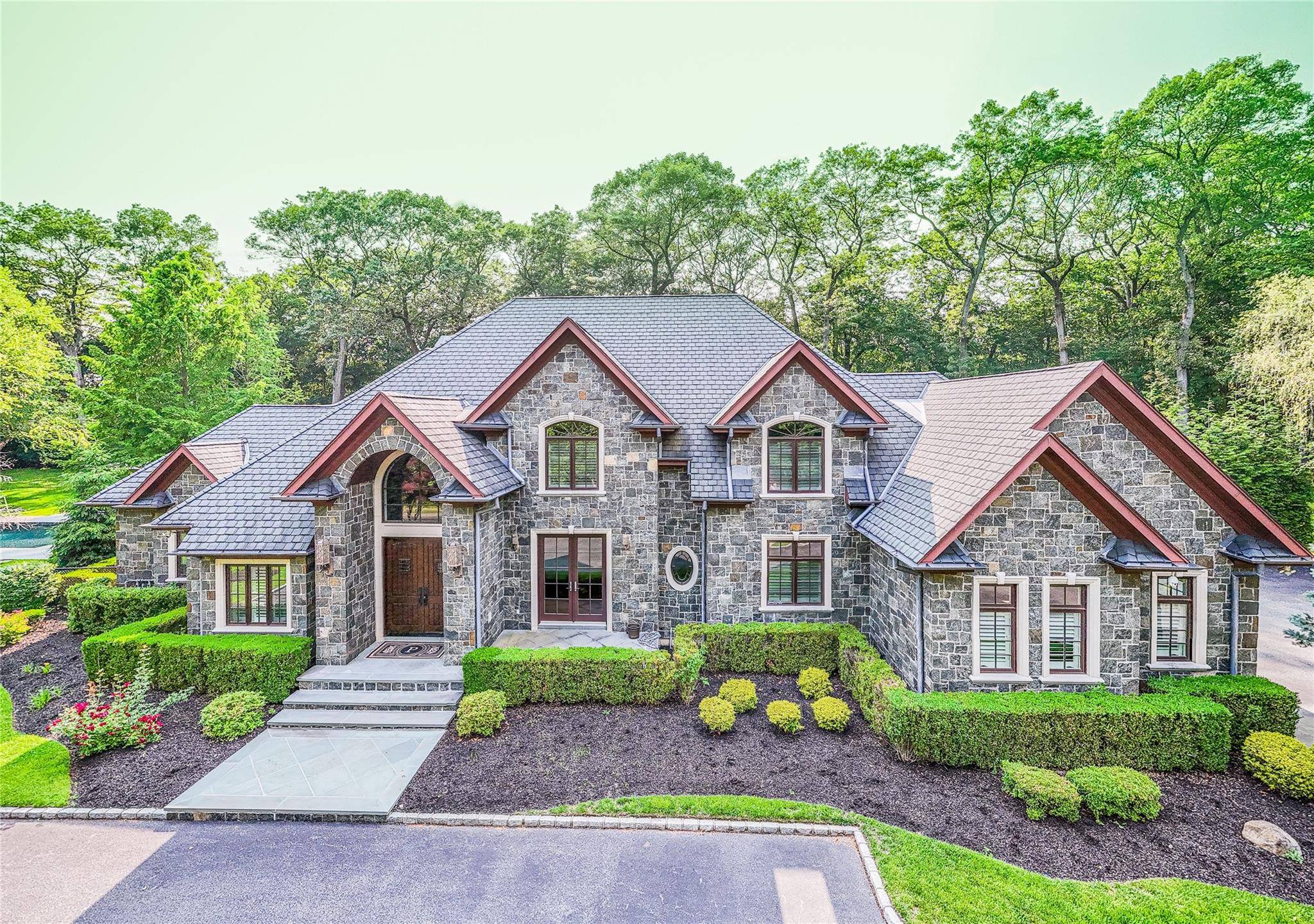 BY APPT ONLY NO WALK IN Welcome to 11 Victorian Lane, Brookville !