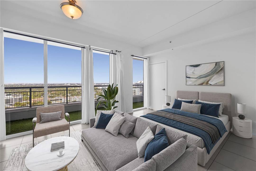 Discover modern city living at Infinity in Brickell with this bright and stylish studio residence.