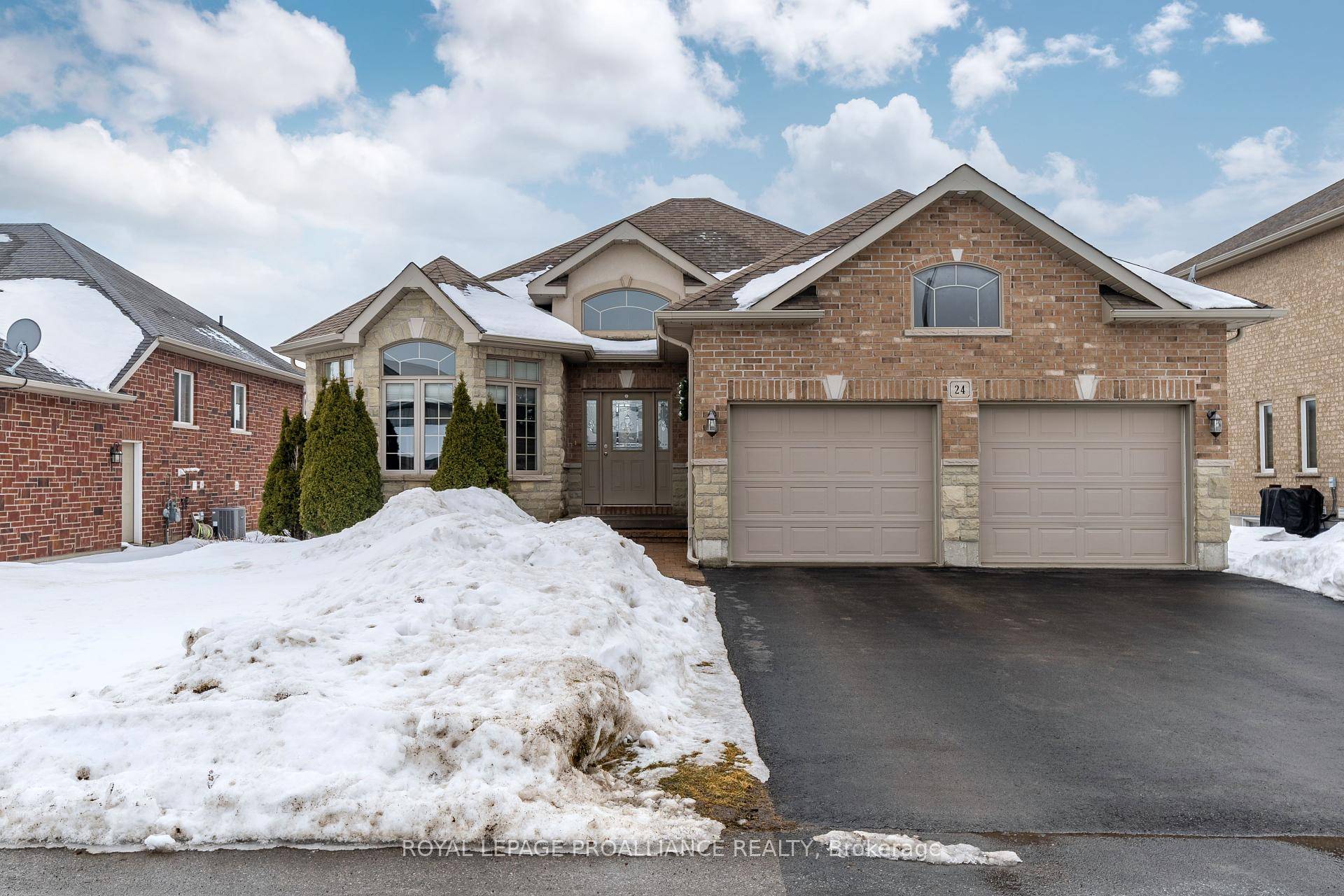 Welcome to 24 Hampton Ridge Drive !