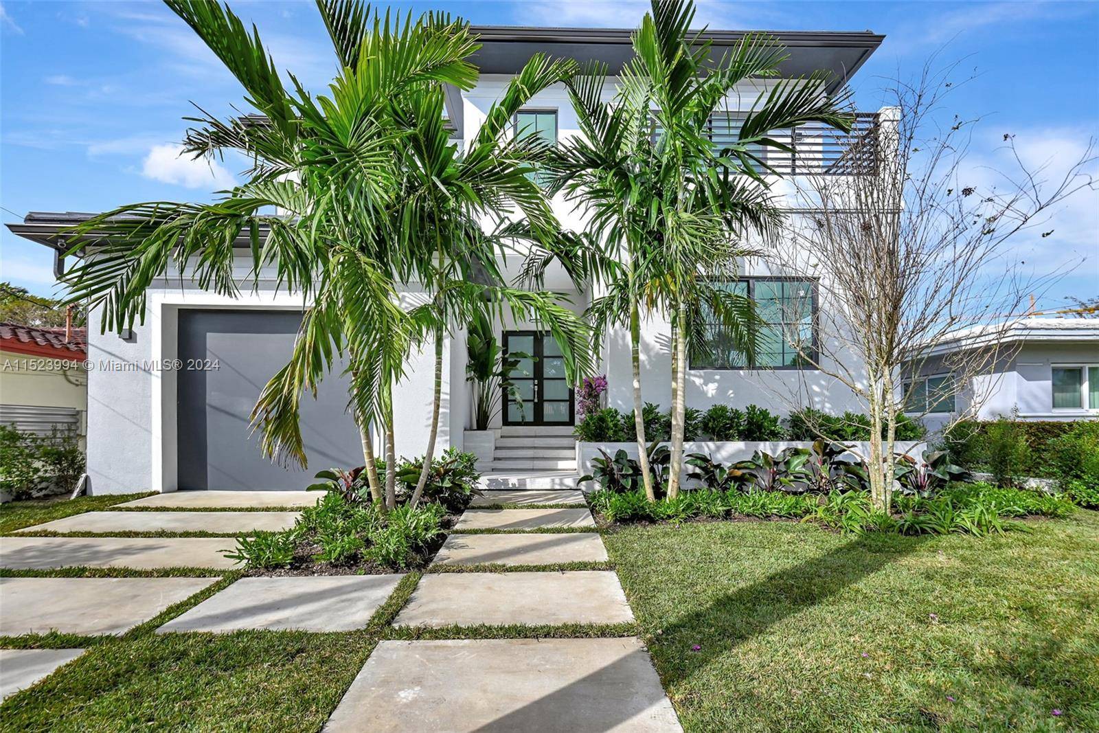 This brand new, stunning modern house spans an impressive 4050sq FT.