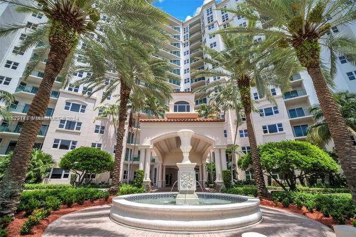 Beautiful Fully Furnished 2 Bed 2 Bath ready to move in at Turnberry Village South Tower, Next to the Golf Course, minutes to the Aventura Mall and Sunny Isles Beaches.