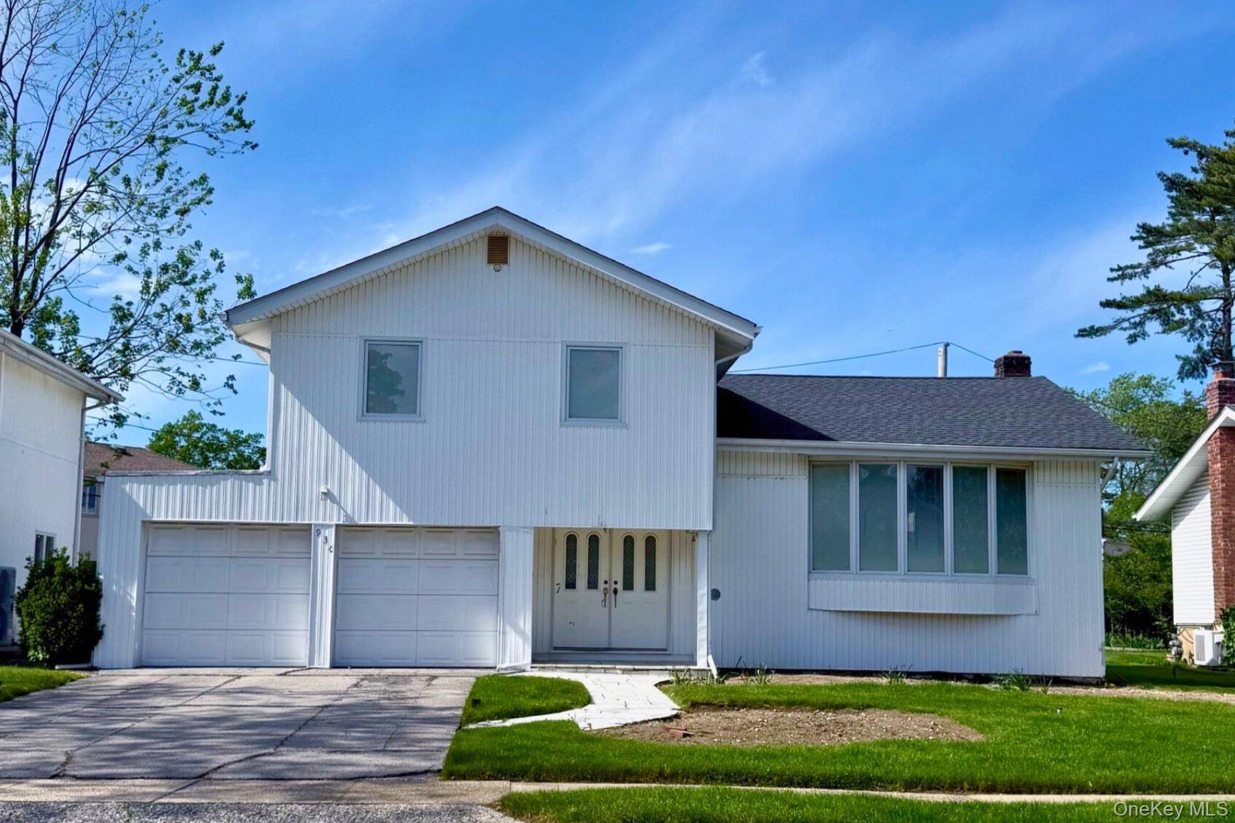 Welcome to 930 Jewel Drive A Spacious Multi Level Home in a Prime Location !