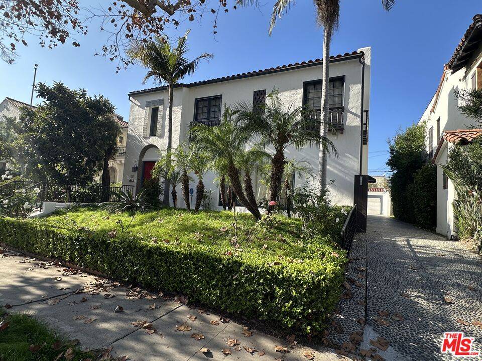 147 N Orange Dr 3BR Hancock Park La