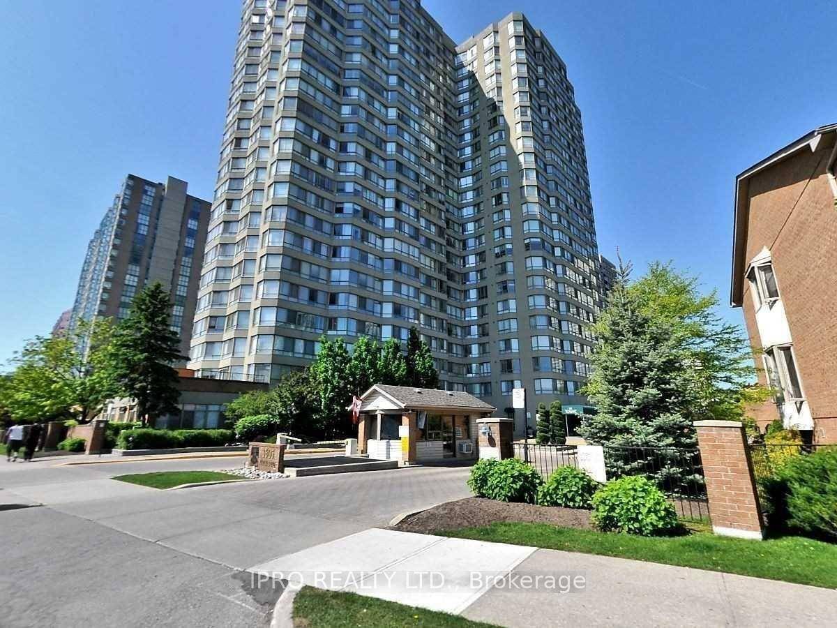 Very Bright And Spacious Condo Unit In The Heart Of Mississauga.