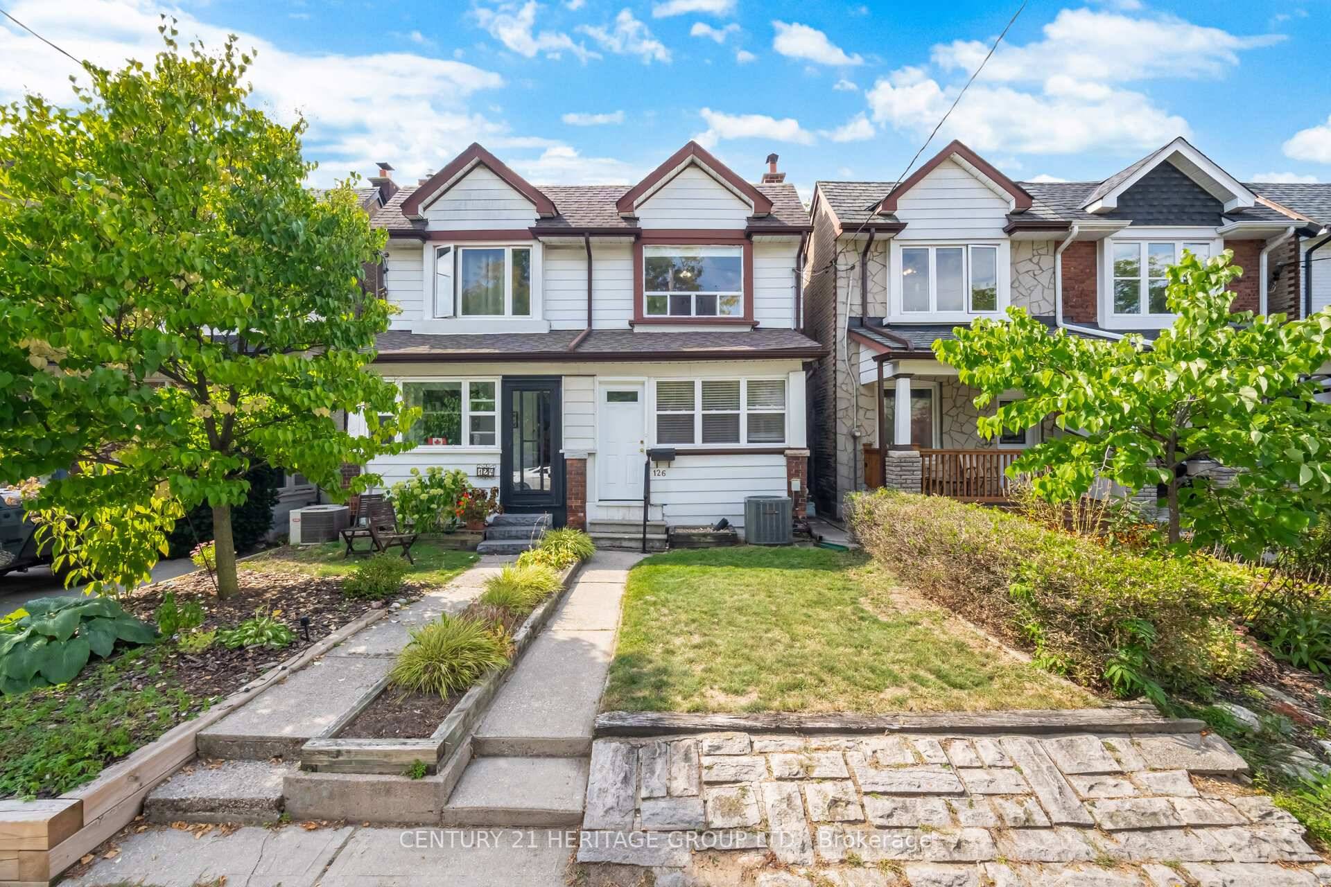 Amazing opportunity to get in to a great neighborhood in Upper Bloor West Village !