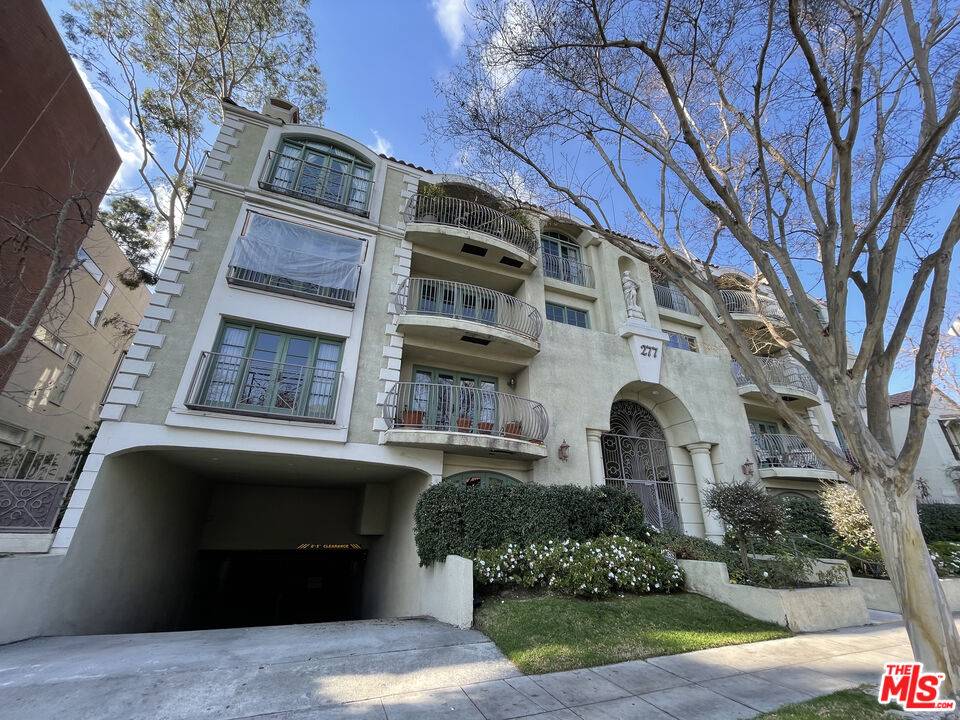 277  S Spalding Dr 2BR Beverly Hills La