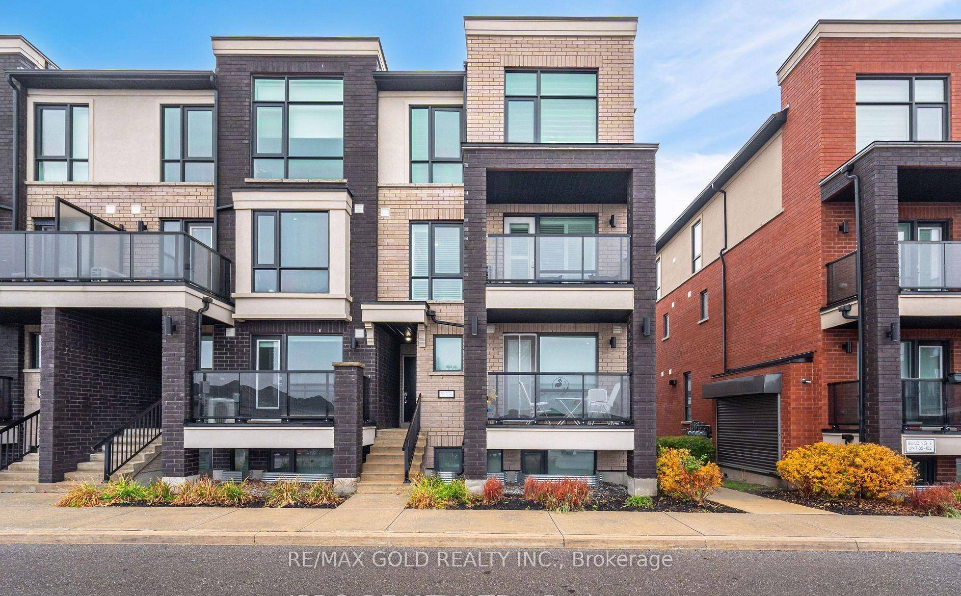 END UNIT, East facing, Fantastic Views of Sunrise !