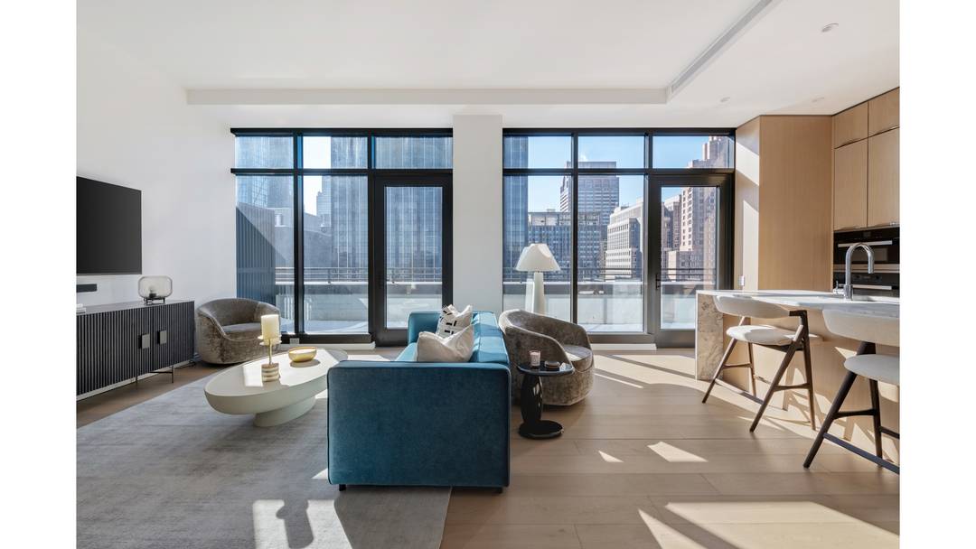 Immediate Occupancy This spacious 1, 079 square foot, one bedroom, one and a half bathroom residence designed by Thomas Juul Hansen features an open living concept with floor to ceiling ...