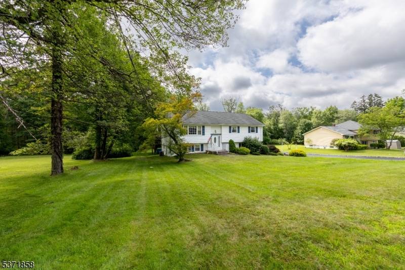 Welcome to this charming bi level home nestled in a desirable part of Morris County !