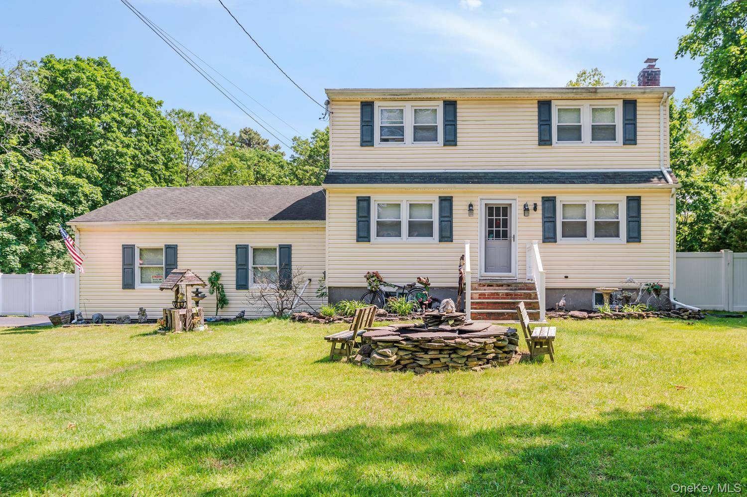 Lake Hills Ronkonkoma is where you will find this large colonial home