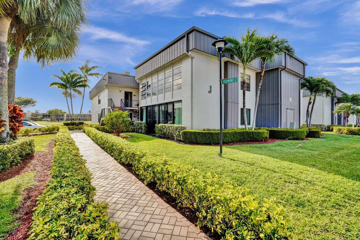 This beautiful and bright furnished 2 bedroom, 2 bathroom 2nd floor condo located in the Piedmont J subdivision of Kings Point is a great buy with a beautiful garden view ...