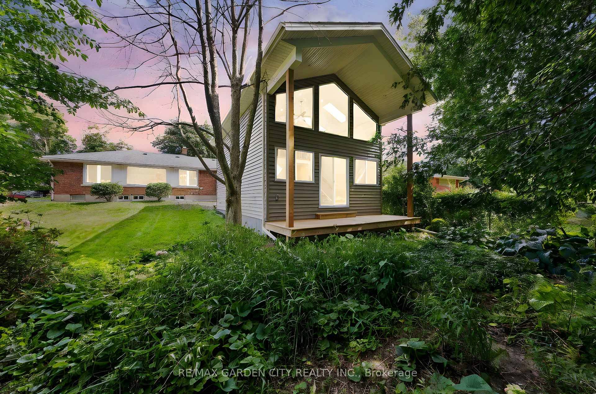 34 Kenworth Drive, St. Catharines North End Income Property.