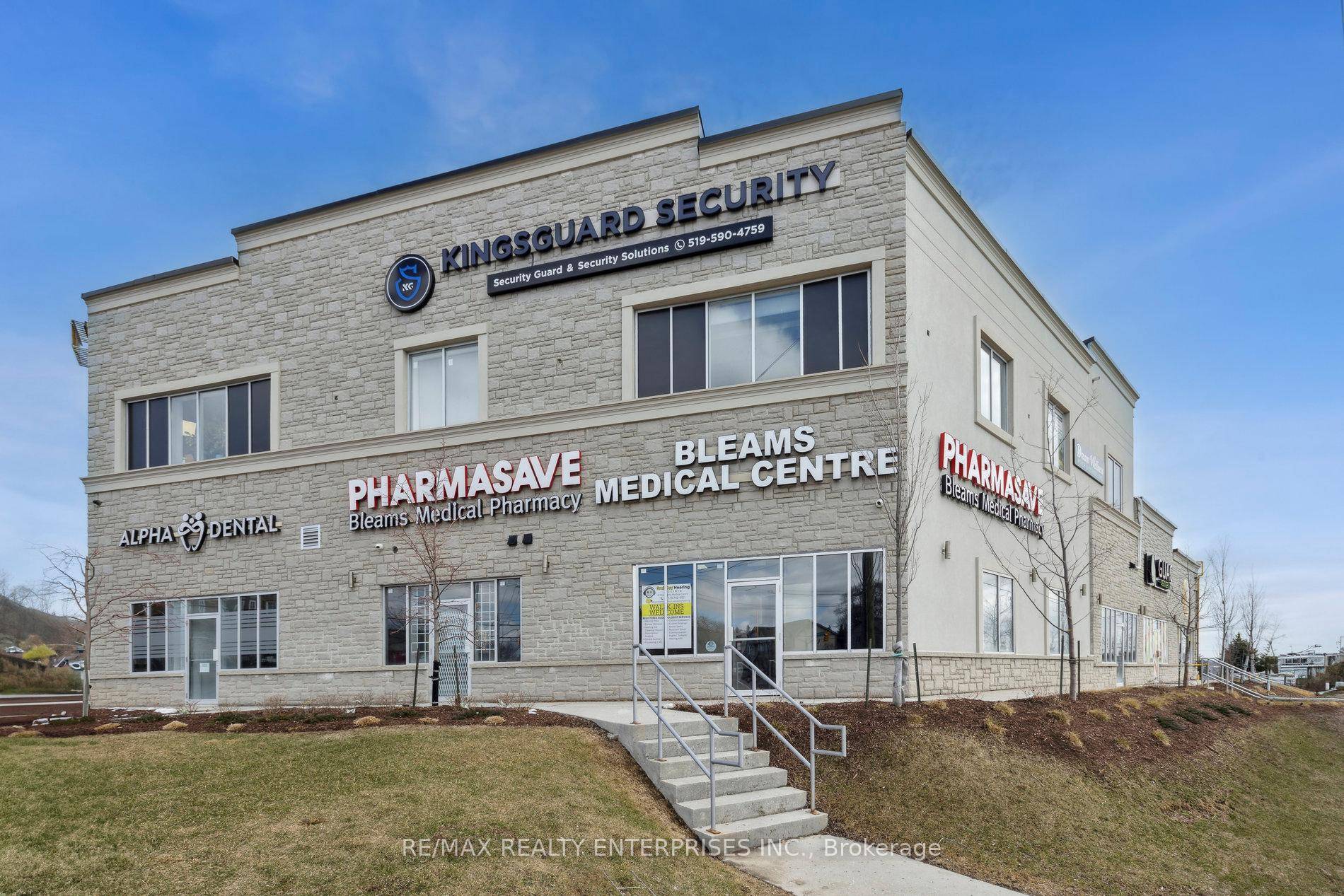 Office Retail Space for Lease in Newly Built Plaza !