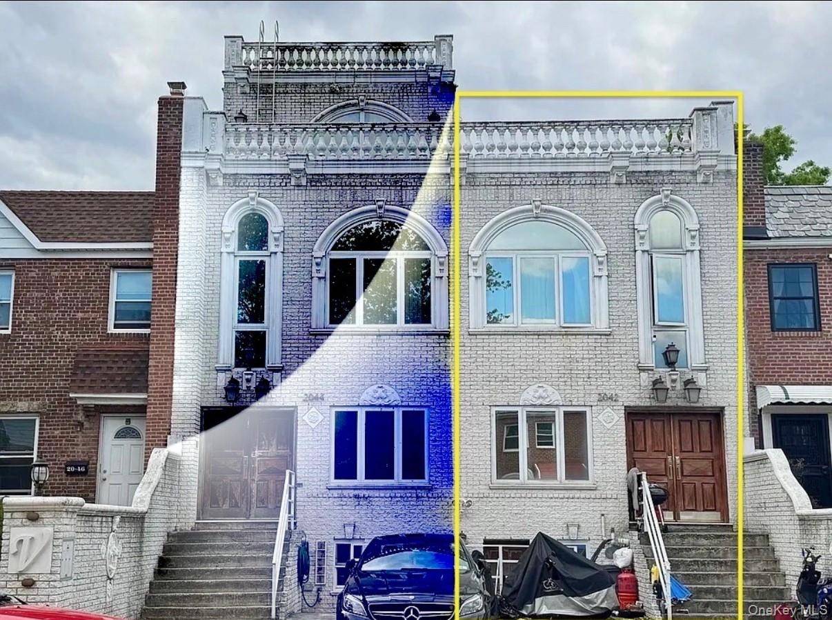 Beautiful 1 family townhouse in Astoria.