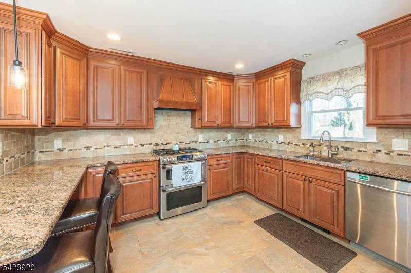 Welcome to this absolutely stunning 3 bedroom, 2.