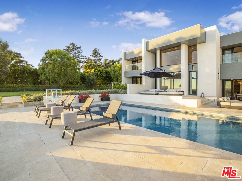 30020  Morning View Dr 6BR Malibu La