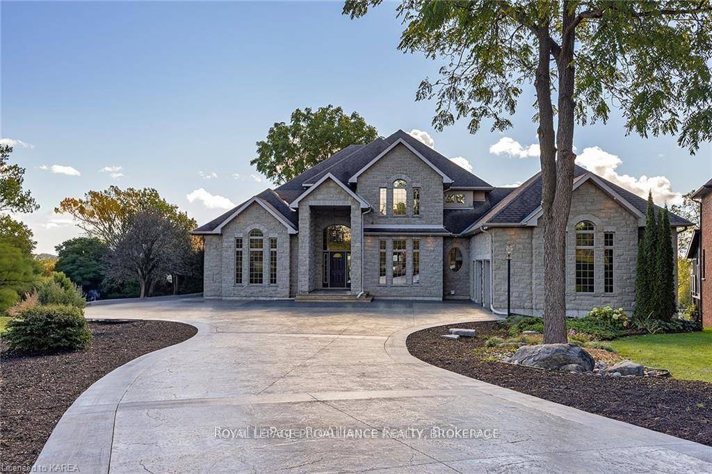 Experience Unrivaled Luxury on the Shores of Lake Ontario.