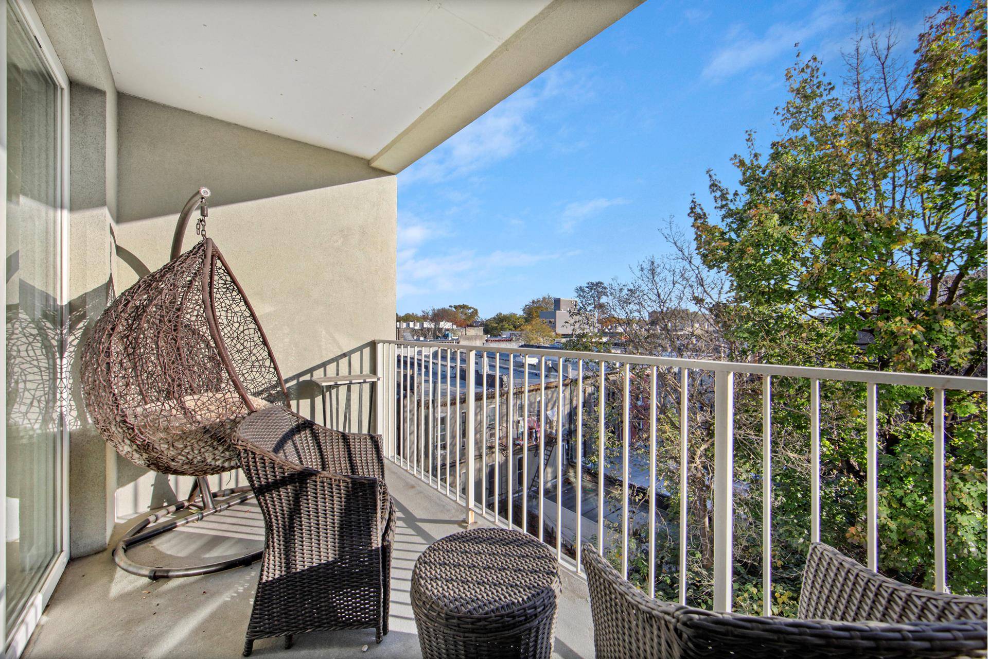 Enjoy indoor outdoor living with this gorgeous, chic, California style 1 bedroom condo !