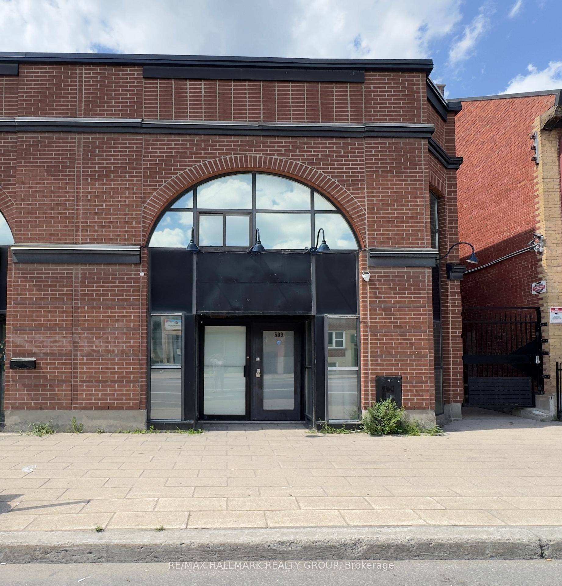 Ideally located on Rideau Street in the heart of downtown Ottawa, this versatile space offers excellent visibility and accessibility.