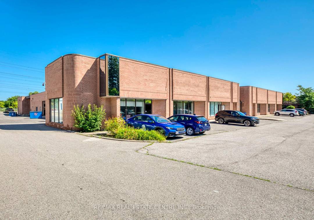 Rare 9, 045 SF Industrial Space 4 Units Combined Excellent Shipping Vacant Possession.