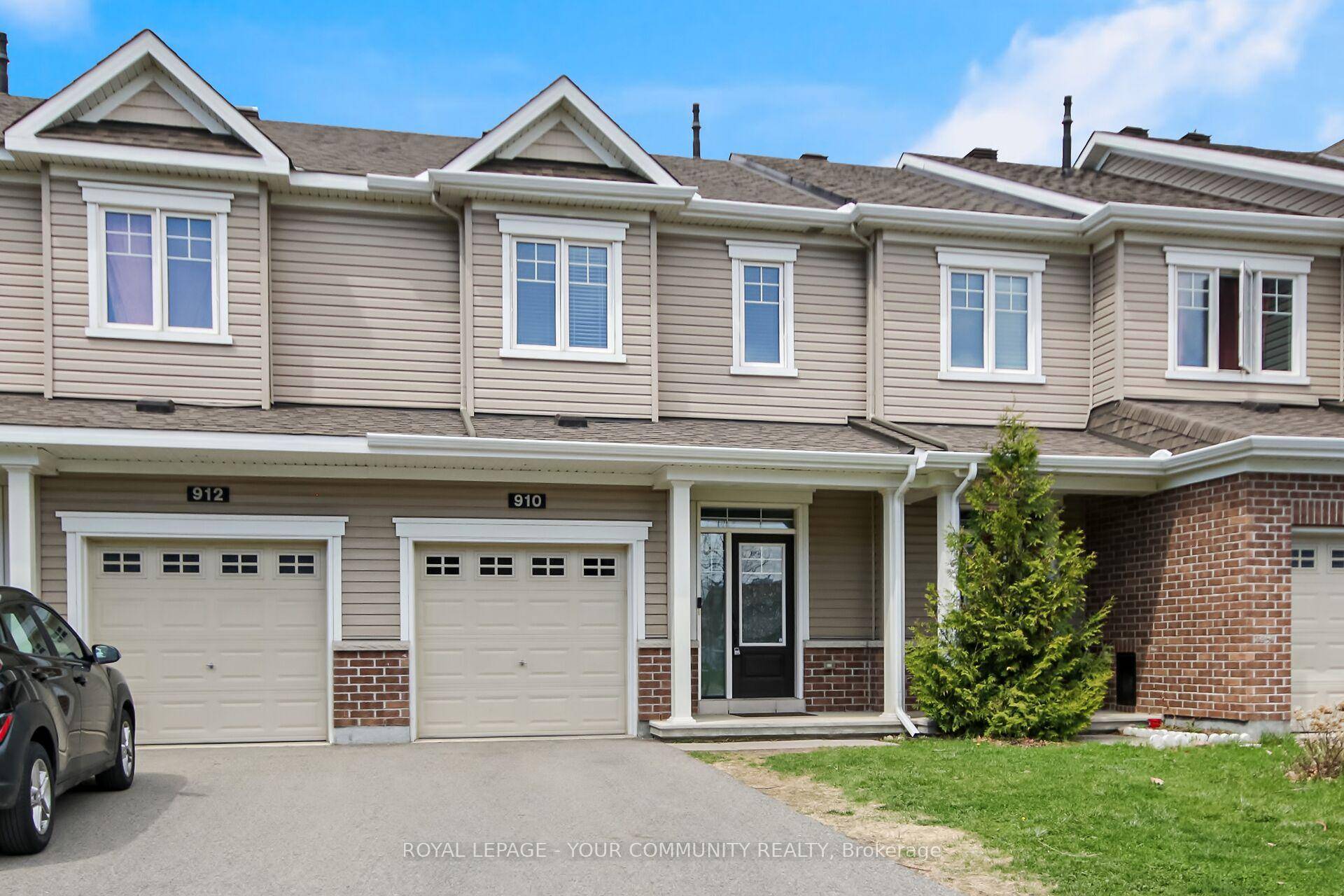 Welcome Home ! This beautifully maintained 3 bedroom, 3 bathroom townhome, located in the heart of Half Moon Bay, offers the perfect blend of comfort, accessibility, and low maintenance living.