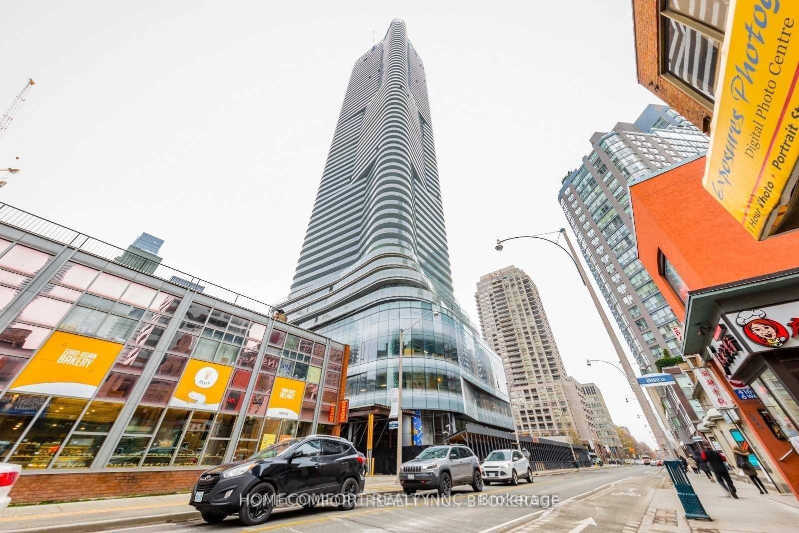 Luxury 1Br Den 1 Bath South Facing Suite At Prime Yonge Wellesley Location.