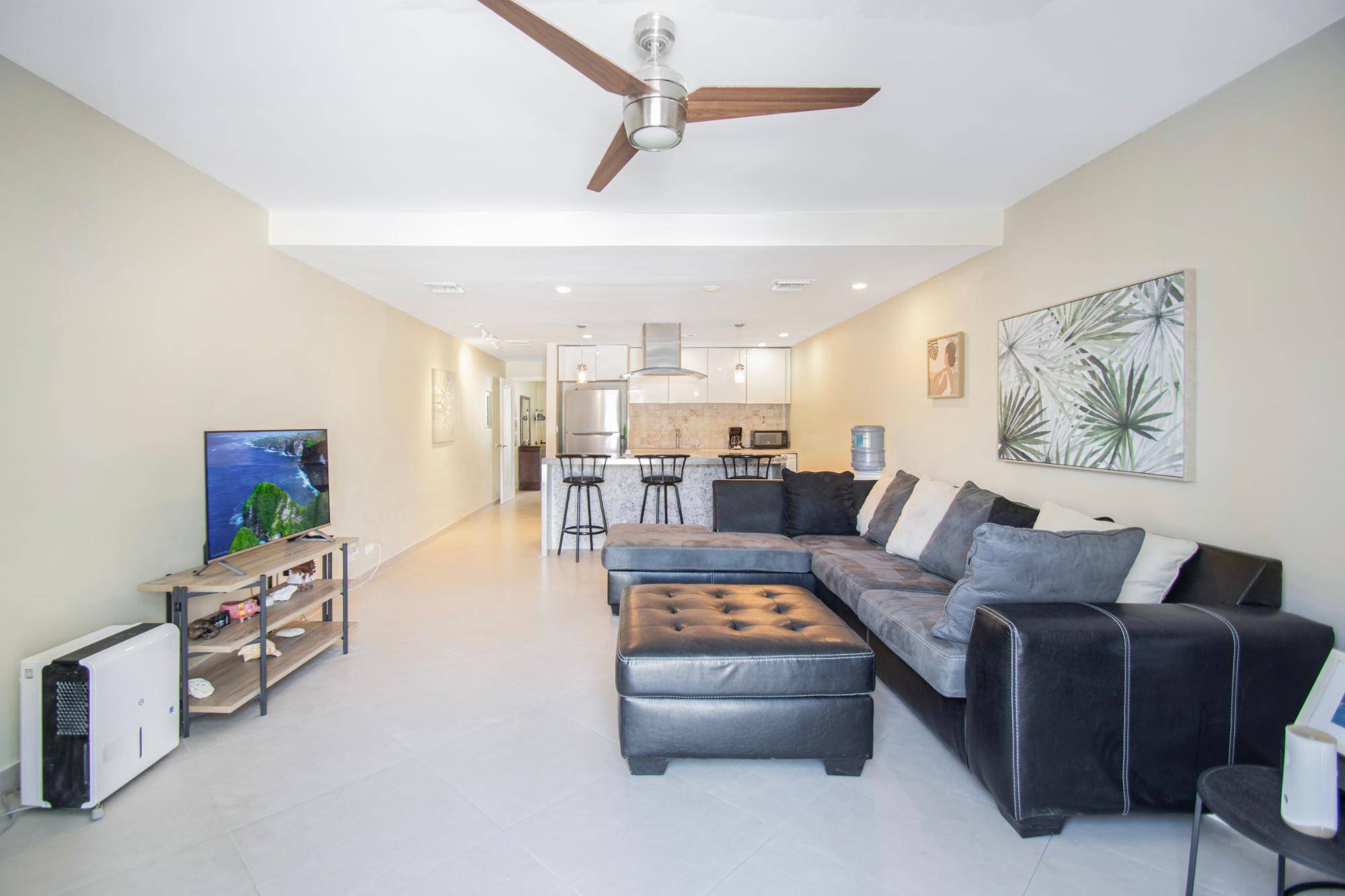 SUFFOLK HOUSE Condo Cable-Beach New-Providence