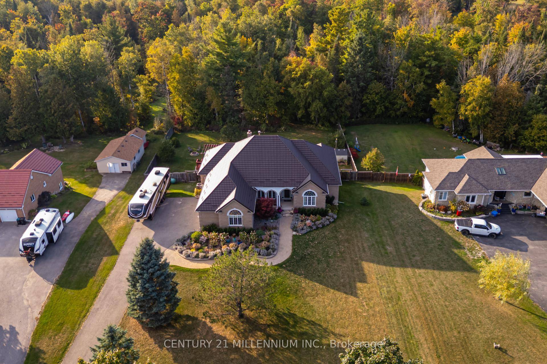 Welcome to 9344 County Rd 1 Located Minutes from Hockley Village !