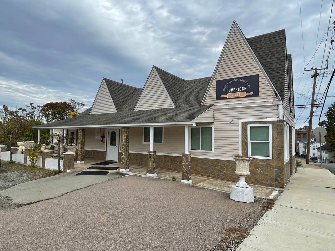 This building has been used as a restaurant for 35 years.