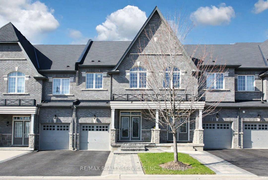 STUNNING BRAM WEST FREEHOLD TOWNHOUSE ACROSS FROM PARK WITH FINISHED IN LAW SUITEWelcome to a home that grows with your family.