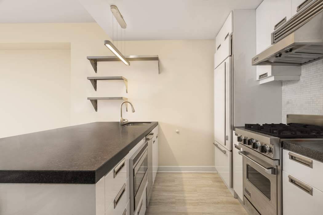 Experience exceptional north facing light and stunning skyline views from this spacious 1 bedroom, 1 bath residence in the coveted Onyx Chelsea.