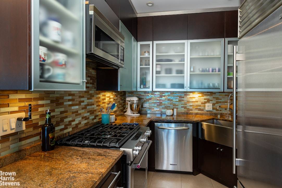 Spectacular 2 Bedroom, 2 Bath Condo, Washer Dryer, Terrace, amp ; Views !