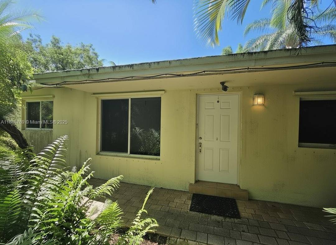 Nestled on a fully fenced 1 acre lot is 200ft x 218 ft in a secluded neighborhood in Davie on a quiet dead end street, you will find plenty of ...