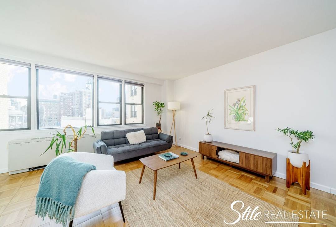 With open east facing views, this quiet and spacious alcove studio is filled with natural light throughout the day.