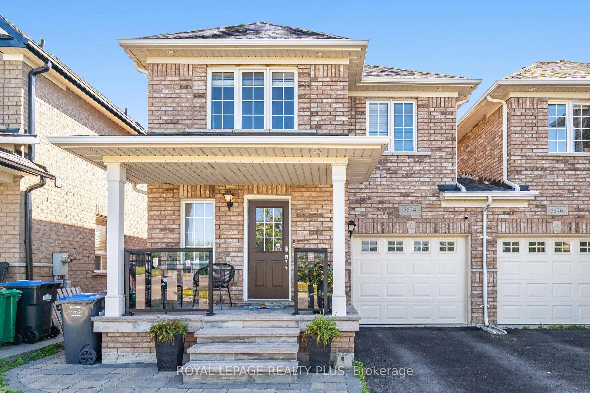 Must see Amazing Large Churchill Meadows Link Home only garage attached lots of windows.