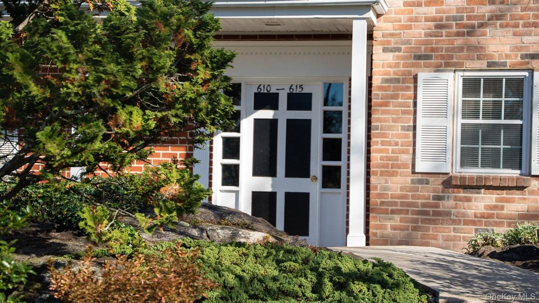 Private, tree lined, pet friendly Complex, nestled in the woods.