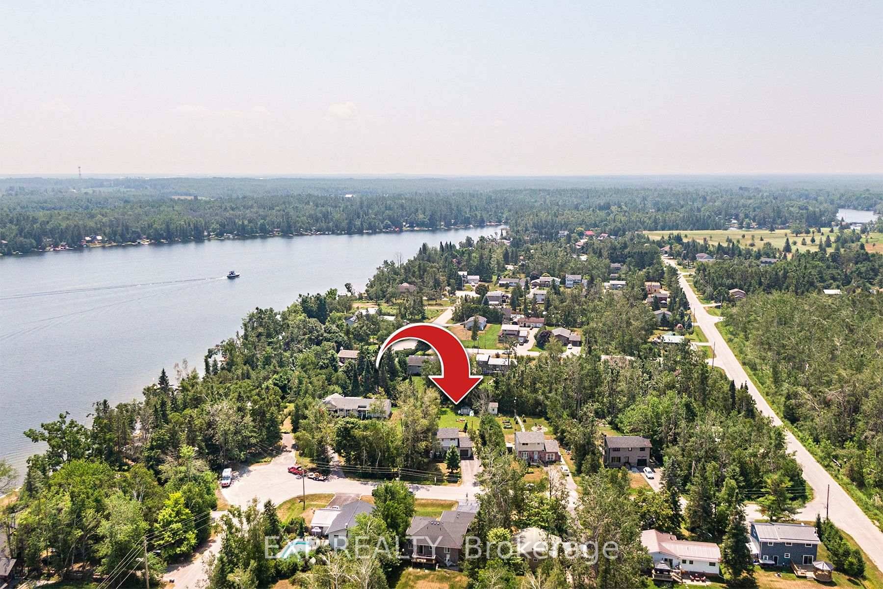 Live The Lakeside Dream !