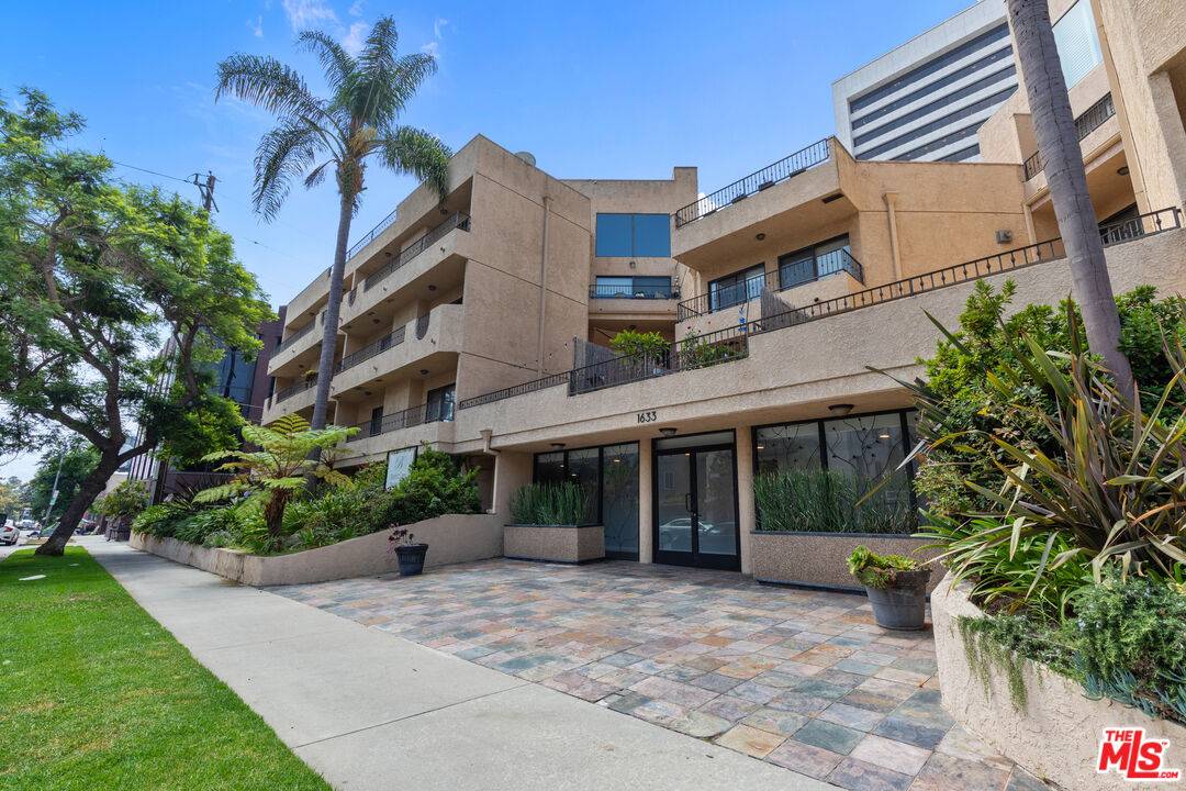 1633  S Bentley Ave 2BR Beverlywood La