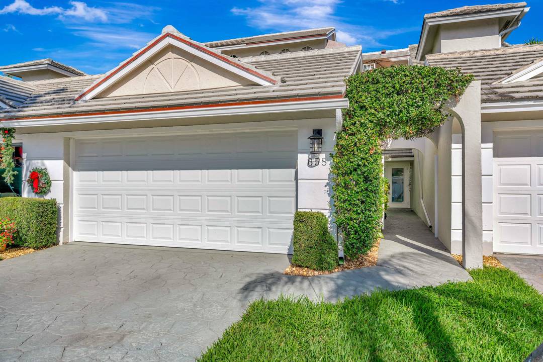 Discover this beautifully renovated 4 bedroom, 3 bathroom three story townhome in the heart of Jupiter, where the location is unbeatable.