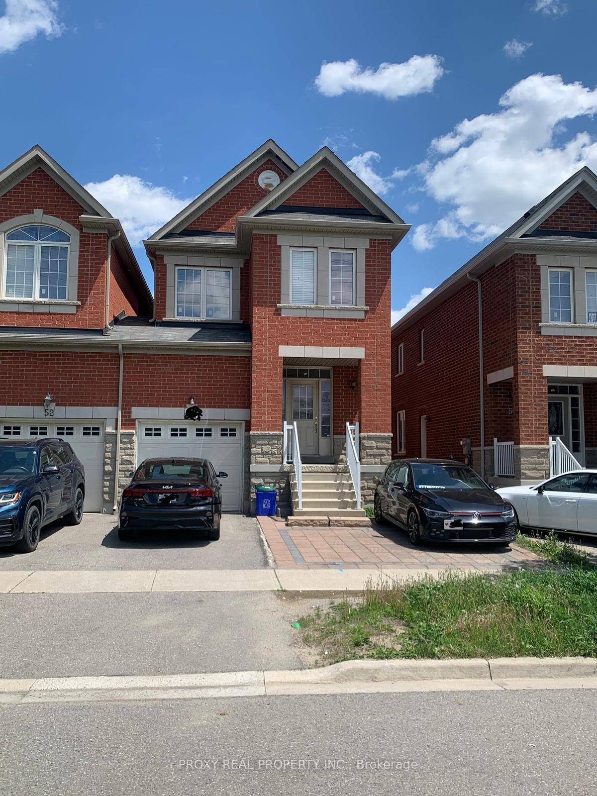 Gorgeous Freehold Townhouse In Prestigious Richmond Hill Jefferson Community.