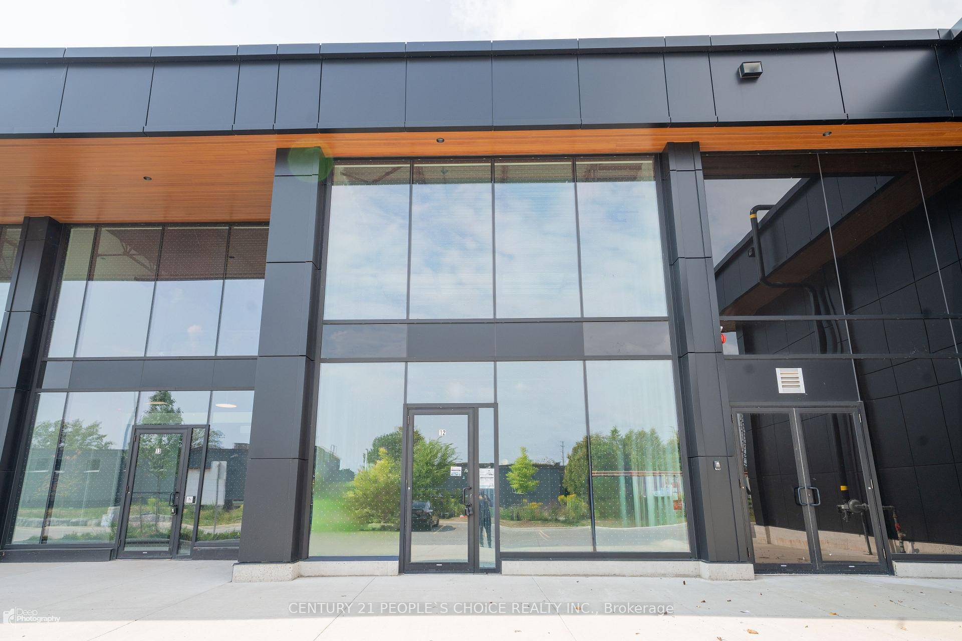 Located in the heart of Oakvilles vibrant commercial corridor, this brand new 1440 sq ft premium office condominium offers exceptional visibility and accessibility.