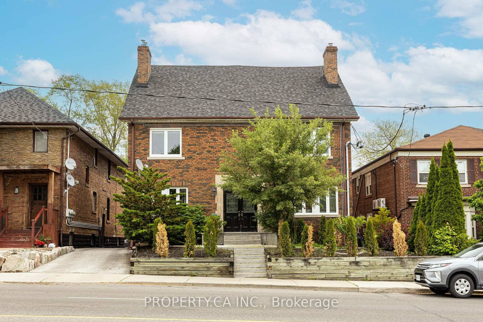 Prime Location At Avenue And Eglinton Chaplin Estates Area.