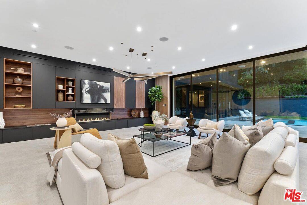 9031   Alto Cedro Dr 6BR Beverly Hills Post Office | B.H.P.O. La