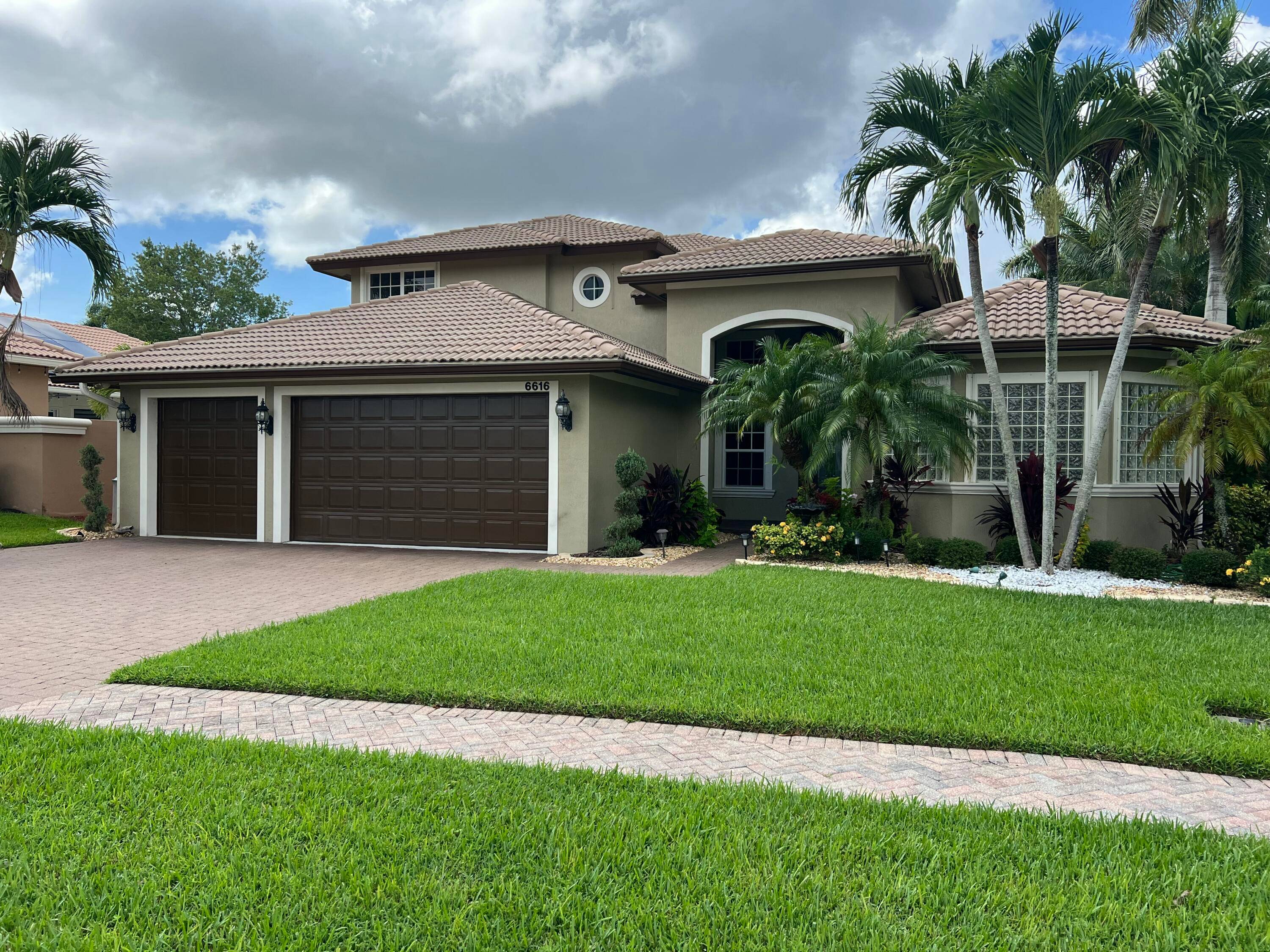 Spacious 4BR Loft, 3. 5BA POOL home with 3 car garage in gated Boynton Waters pet friendly and move in ready !