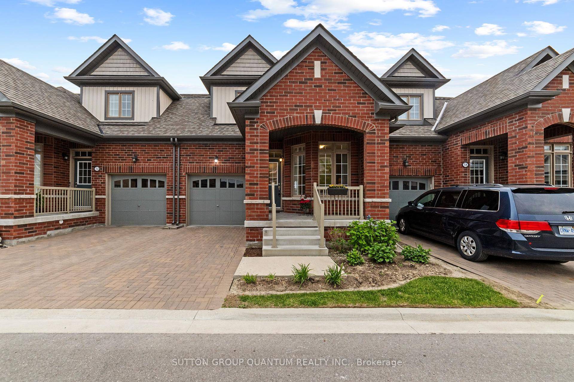 Welcome to 36 Bluestone Crescent, a sun drenched and modern 2 bed, 2 bath Bungaloft located in the Villages of Rosedale, a highly desirable gated community offering privacy, security and ...