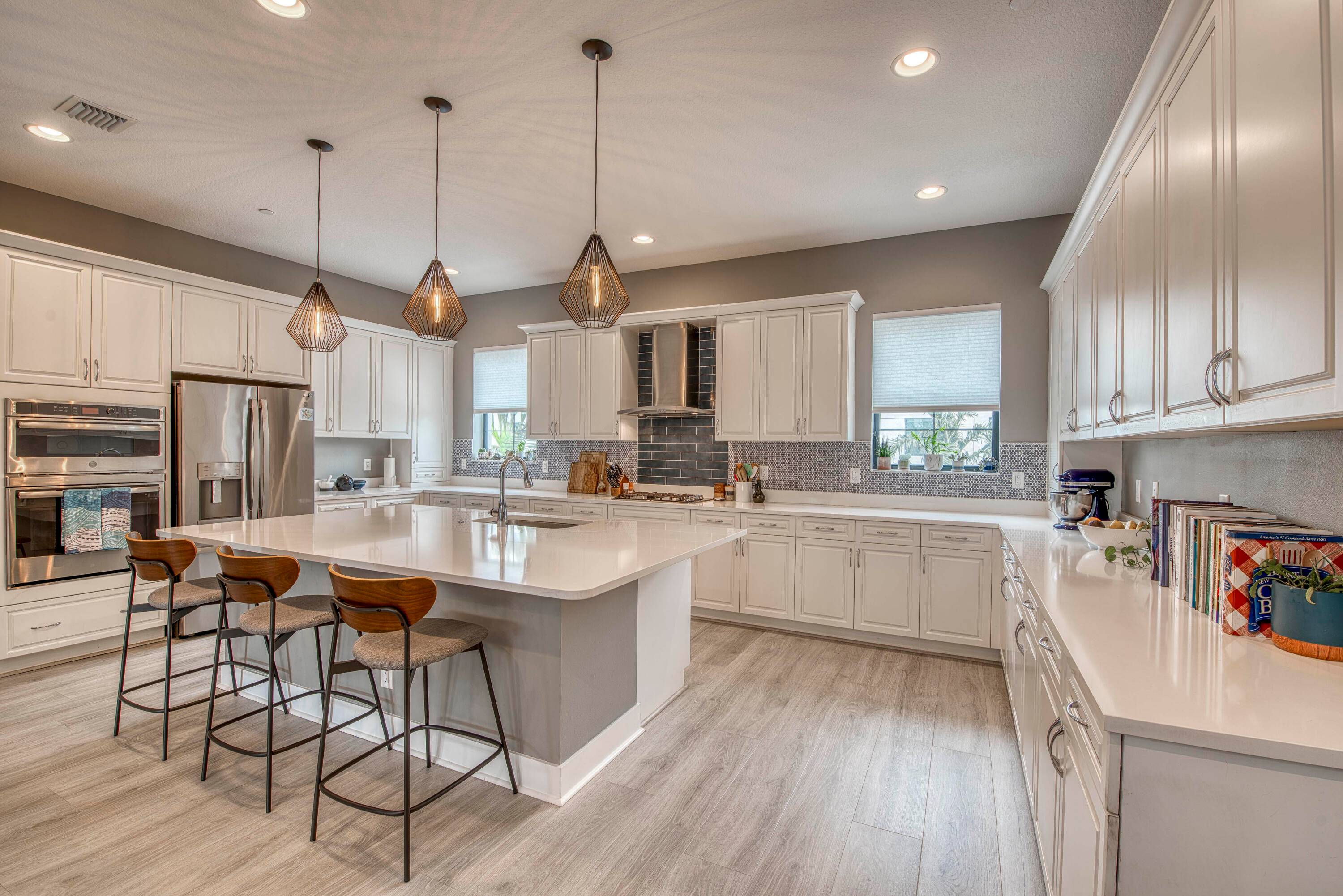 BEST VALUE IN ALTON ! Experience luxurious indoor outdoor living in this expansive 3BR 3.