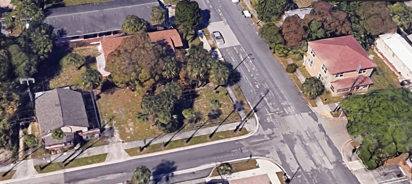 Cleared Corner Lot in West Palm Beach.